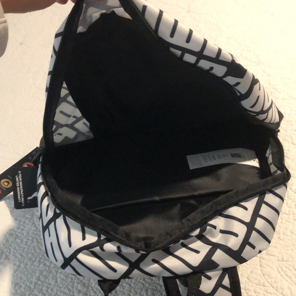 NWT Puma Black/white Backpack 🎒 - Picture 5 of 7